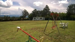 La foto rappresenta l’Interno del Campo Scuola della Terza Sede Dog City Scuola Addestramento Cani di Lorenzo Gnerucci a Roma Est - www.dogcity.it